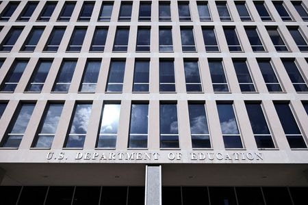 米教育省は４月２１日、５年以上中断していた学生ローン延滞者からの回収を５月５日から再開すると発表した。２月１日、ワシントンで撮影（２０２５年　ロイター/Annabelle Gordon）