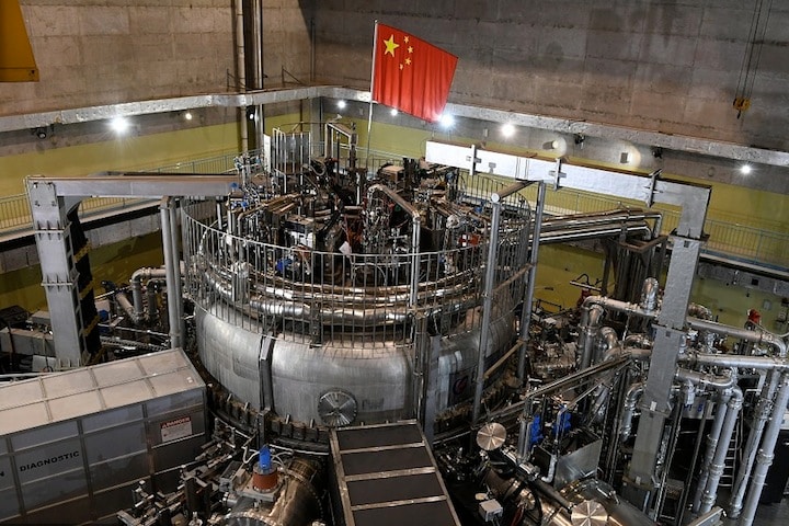 中国の核融合実験装置「EAST（東方超環）」で１億度を達成　 CCTV-Youtube