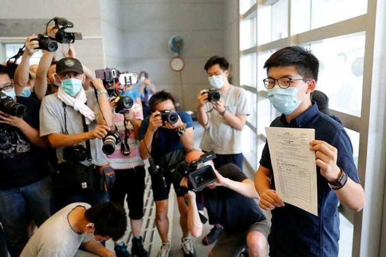 香港の民主活動家、黄之鋒(ジョシュア・ウォン)氏は、9月6日投票の香港立法会(議会)選挙への立候補を届け出た(2020年　ロイター/Tyrone Siu)