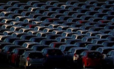　１月３１日、トランプ米大統領が自動車分野における日米貿易収支の不均衡を非難し、日本の自動車メーカーに圧力をかけ始めていることで、貿易・生産面で自動車産業への依存度が大きい日本経済にとって打撃になりかねないとの懸念が専門家の間で広がり出した。写真は横浜の港で１６日撮影（２０１７年　ロイター／ Toru Hanai）