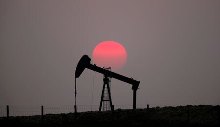 　６月１４日、国際エネルギー機関（ＩＥＡ）は、パンデミック後の景気回復による石油需要の増加は今年で終わり、２０２４年以降は経済的困難とクリーン燃料への移行が成長を鈍らせるとの見方を示した。パリ近郊で２０１９年撮影（２０２３年　ロイター/Christian Hartmann）