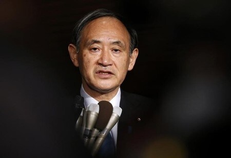 　５月１２日、菅義偉官房長官は午前の会見で、東京の五輪招致委員会が国際陸連（ＩＡＡＦ）元会長の息子に関連している銀行口座に１３０万ユーロ（約１億６０００万円）送金したと英ガーディアン紙が伝えたことに関して、「２０２０年東京大会の招致については、クリーンなかたちで行われたと認識している」との見解を示した。写真は都内で昨年１月撮影（２０１６年　ロイター／Toru Hanai）