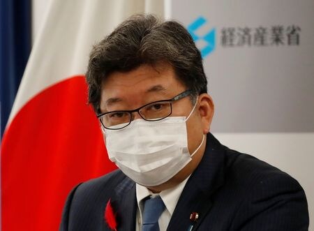 　５月２７日、 萩生田光一経産相（写真）は閣議後会見で、ドイツで開かれている主要７カ国（Ｇ７）の気候・エネルギー・環境相会合で焦点となっている石炭火力への日本の方針について「安定供給を大前提に、比率をできる限り引き下げていくことが基本」との考えを繰り返した上で、「今まであらゆる機会を通じて日本が主張してきたことが浸透している」と述べた。２０２１年１０月、都内で撮影（２０２２年　ロイター/Kim Kyung-Hoon）