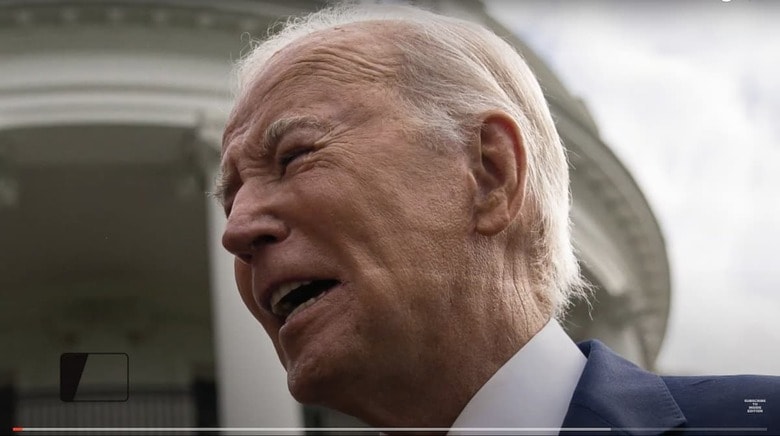 バイデン米大統領が睡眠時無呼吸症候群の長年の問題に対応するため、「持続陽圧呼吸療法（CPAP、シーパップ）」に使われる機器を使用し始めたことが28日、ホワイトハウス当局者の話で分かった。 Inside Edition / YouTube