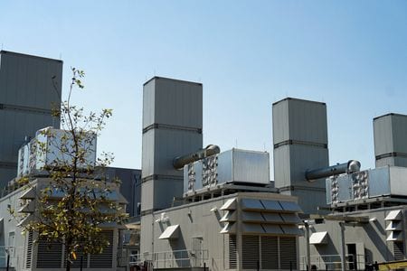 米マイクロソフトは９月１８日、東北部ウィスコンシン州に２つ目の大規模人工知能（ＡＩ）データセンターを建設する計画だと明らかにした。写真はマイクロソフトの建設中のデータセンター。同日撮影（２０２５年　ロイター/Audrey Richardson）