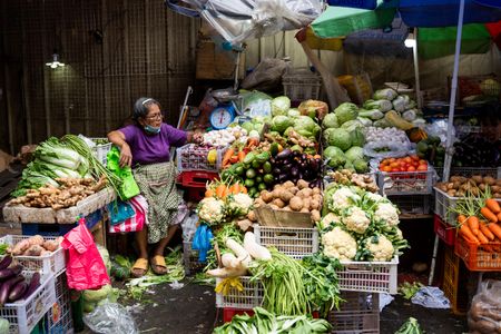 　６月９日、フィリピン政府は２０２３年の国内総生産（ＧＤＰ）伸び率目標を６．０─７．０％に据え置いたと明らかにした。写真は昨年１２月、マニラで撮影（２０２３年　ロイター/Lisa Marie David）