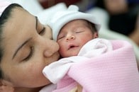 母子の絆をより強くするという「優しい帝王切開」 とは？