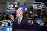 米民主党の「本命」バイデンが苦戦する理由