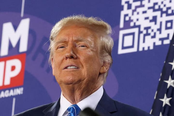 トランプ前大統領は３１日、全米トラック運転手組合（チームスターズ）の幹部らと会談し、大統領選に勝利した場合、日本製鉄のＵＳスチール買収計画を直ちに阻止すると表明した。写真は、２０２４年１月２７日に米ラスベガスでの集会に参加したトランプ氏。（２０２４年　ロイター／Ronda Churchill）