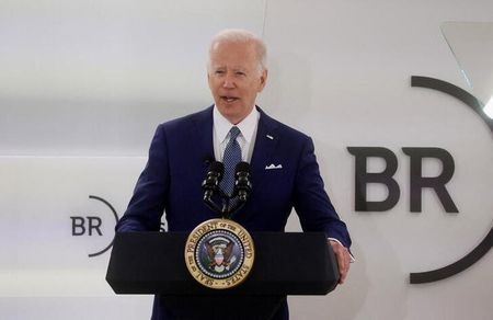 　バイデン米大統領が、数日中にウクライナへの追加軍事支援を発表する見通しであることが分かった。事情に詳しい複数の関係者が明らかにした。写真はバイデン大統領。ワシントンで３月撮影（２０２２年　ロイター／Leah Millis）