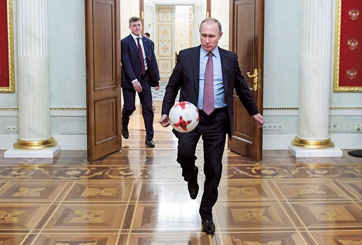 Ｗ杯を成功させて国際的な名誉挽回のゴールを決めたいプーチン　Alexei Druzhinin-Kremlin-REUTERS