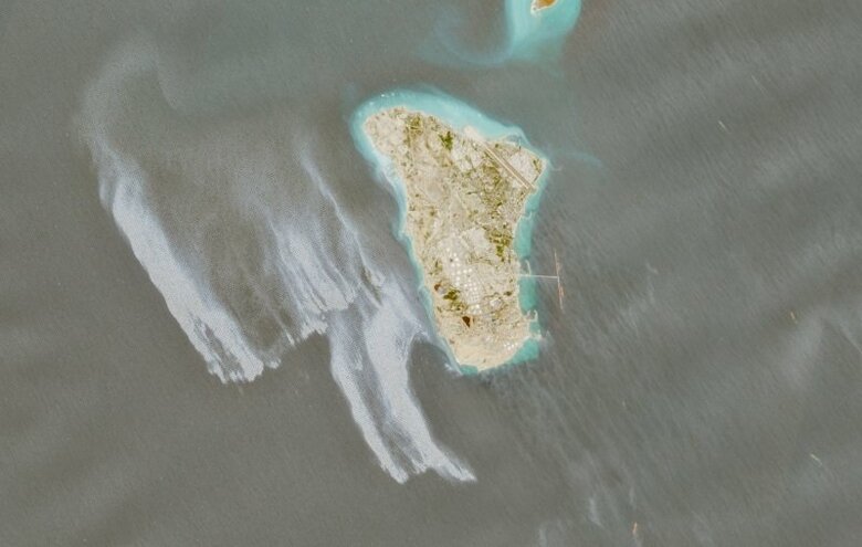 6日、カーグ島の衛星画像。EUROPEAN UNION/COPERNICUS SENTINEL-2/Handout via REUTERS