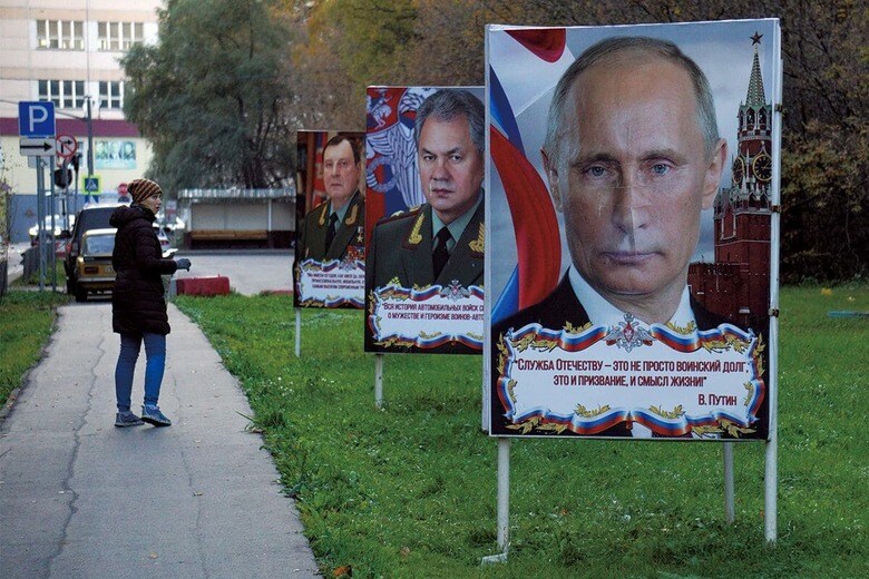 強力な権力基盤を持つプーチン（右）だが退場の日はいつか来る　MIKHAIL SVETLOV/GETTY IMAGES