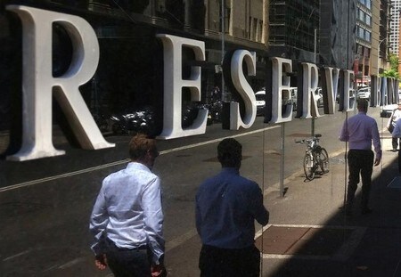 　７月４日、オーストラリア準備銀行（ＲＢＡ、中央銀行）は４日、政策金利のオフィシャルキャッシュレートを予想通り過去最低の１．５０％に据え置くとともに、経済や金利見通しに中立な姿勢を示した。写真はＲＢＡビル。２月撮影（２０１７年　ロイター/Steven Saphore）