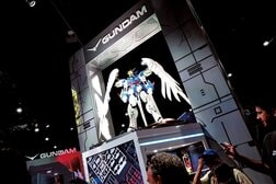 ガンダム、アメリカの大地に立つ