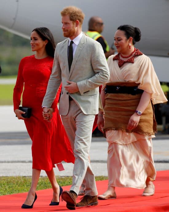 2018-10-25T030441Z_1215374410_RC11CB7CC910_RTRMADP_3_BRITAIN-ROYALS-TONGA-ARRIVAL-20240222.jpg