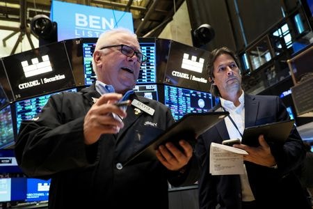 １２月１日、新規株式公開（ＩＰＯ）は市場の乱高下や中国当局による新規上場に対する規制などで停滞しているが、潜在的な需要が高まっており２０２３年はＩＰＯブームが生じる可能性がある。業界幹部がロイターネクスト会合で述べた。    ニューヨーク証券取引所で１１月撮影（２０２２年　ロイター/Brendan McDermid）