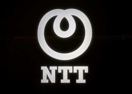 　５月１２日、ＮＴＴは、６月３０日を基準日として７月１日付で１対２５の株式分割を実施すると発表した。写真は都内で２０１８年７月撮影（２０２３年　ロイター／Issei Kato）