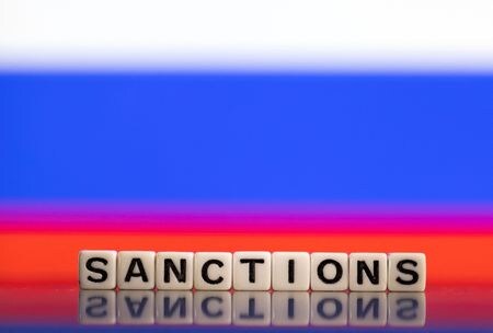 　３月１７日、ロシア産石油を取り扱う業者は、欧米諸国によるロシアへの新たな制裁措置を受け、一般入札から個別取引に切り替えている。写真はボスニア・ヘルツェゴビナのゼニツァで２月撮影（２０２２年　ロイター／Dado Ruvic）