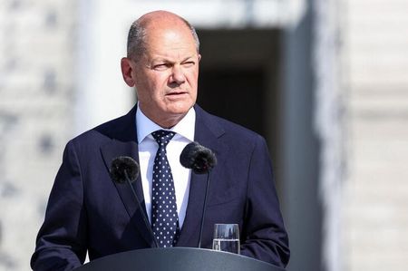 ドイツのショルツ首相が不動産危機への新たな取り組みに乗り出している。写真はベルリンで７月撮影（２０２４年　ロイター／Liesa Johannssen）