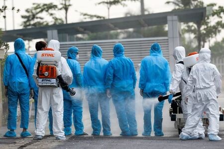 　ベトナム中部の観光地ダナンで発生した新型コロナウイルスの感染再拡大に歯止めがかからない。写真は７月２９日、ハノイで撮影（２０２０年　ロイター／Kham）