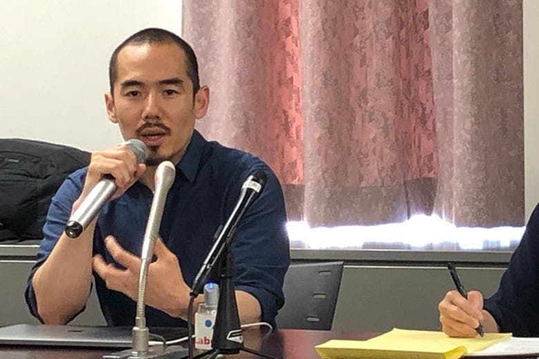 出演者らの抗議会見を受け、反論する記者会見を開いた映画『主戦場』のミキ・デザキ監督（6月3日）　写真：朴順梨