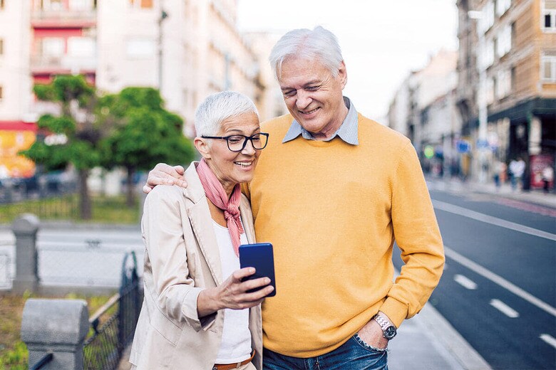 ポケモンGOなどのゲームは高齢者の外出を後押しする　MIXMEDIA/GETTY IMAGES