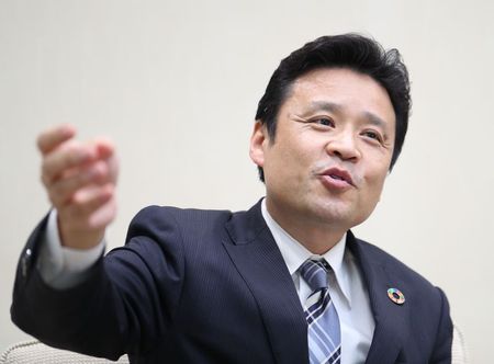 　１２月２日　りそなホールディングス（ＨＤ）の南昌宏社長（写真）はロイターとのインタビューで、地域金融機関との戦略的な業務提携を進める考えを示した。３月１６日、東京で撮影（２０２０年　時事通信）