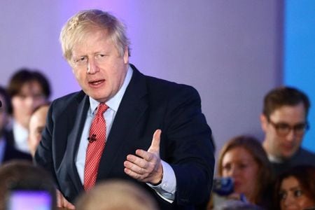 　１２月１３日、ジョンソン英首相（写真）は、総選挙で保守党政府は英国の欧州連合（ＥＵ）離脱（ブレグジット）の完遂を付託されたと述べ、事実上の勝利宣言を行った。写真はロンドンで撮影（２０１９年　ロイター／Hannah Mckay）