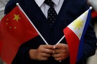 フィリピン、中国調査船に巡視船派遣　海警局船と対峙