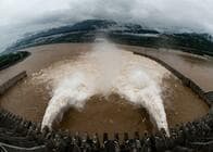 中国の三峡ダム､豪雨で危険水位20メートル上回る　設計最高水位に迫る
