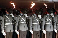 ナチスに心酔するドイツ軍兵士がシリア難民になりすましてテロを計画
