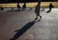 東京都、6日の新型コロナ新規感染327人を確認　小池知事､都外検体への対応を国に求める