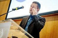 「われわれはただの氷塊でない」　グリーンランド首相が団結呼びかけ