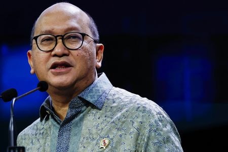 　１０月８日　インドネシアのロサン投資相（写真）は２０日、同国の高速鉄道会社の債務再編について中国と協議に入ったと明らかにした。写真は２月１１日、ジャカルタで撮影（２０２５年　ロイター／Willy Kurniawan）