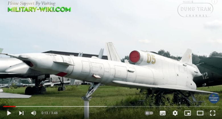 ウクライナ軍が過去にも攻撃に使ったとみられる旧ソ連製の偵察用無人機Tu-141　European Defense-YouTube