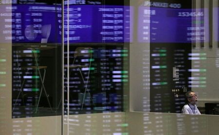 　７月６日、寄り付きの東京株式市場で、日経平均は前営業日比７９円７６銭高の２万８６７７円９５銭となり、反発して始まった。東証で２０１８年撮影（２０２１年　ロイター／Toru Hanai）