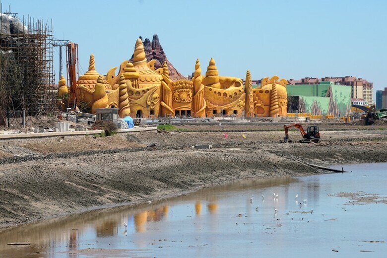 上海で建設中の海昌海洋公園のオーシャンパーク。８月撮影（２０１８年　ロイター/Aly Song）