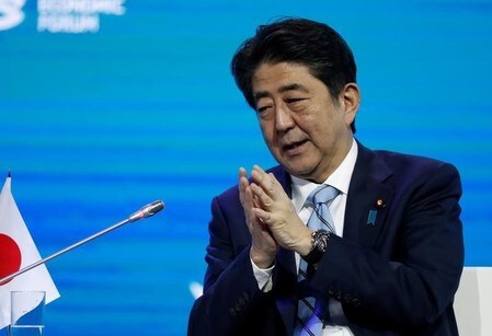 　９月７日、安倍晋三首相は、ロシア極東のウラジオストクで開催中の東方経済フォーラムで、緊張が高まる北朝鮮情勢に迅速に対応する必要があると述べた。写真はウラジオストクで撮影（２０１７年　ロイター／Sergei Karpukhin）
