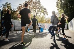 ミレニアル・Z世代は老化のスピードが早い？ 若年性がん急増の背景