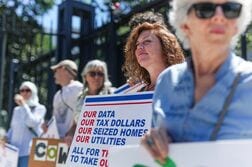 データセンター建設に反対、米42州で抗議活動　保守系団体主導