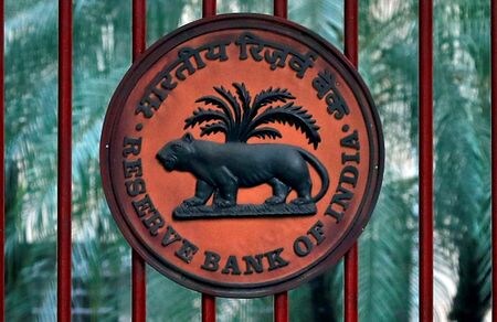 インド準備銀行（中央銀行）は１７日公表した月報で、モンスーン初期特有の食品価格の急騰によって６月のインフレ率が上昇し、インフレとの闘いが終るのはまだ先とする金融政策委員会（ＭＰＣ）の見解を裏付けたと説明した。資料写真、ニューデリー、２０１８年１１月撮影（２０２３年　ロイター／Altaf Hussain）