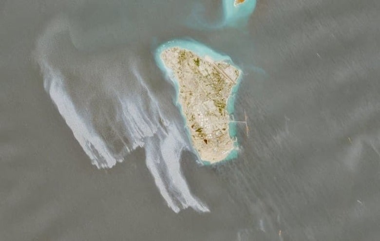 6日、カーグ島の衛星画像。EUROPEAN UNION/COPERNICUS SENTINEL-2/Handout via REUTERS