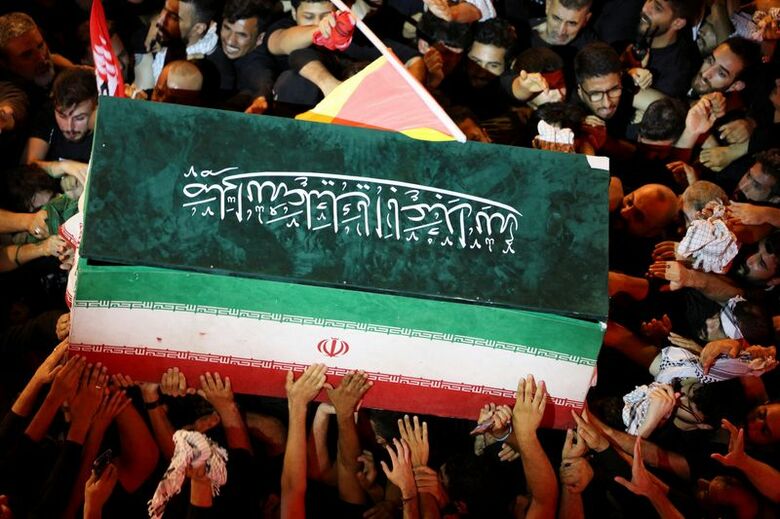 イランの前最高指導者アリ・ハメネイ師の葬列。7月9日、イラクのカルバラで撮影。REUTERS/Ahmed Saad