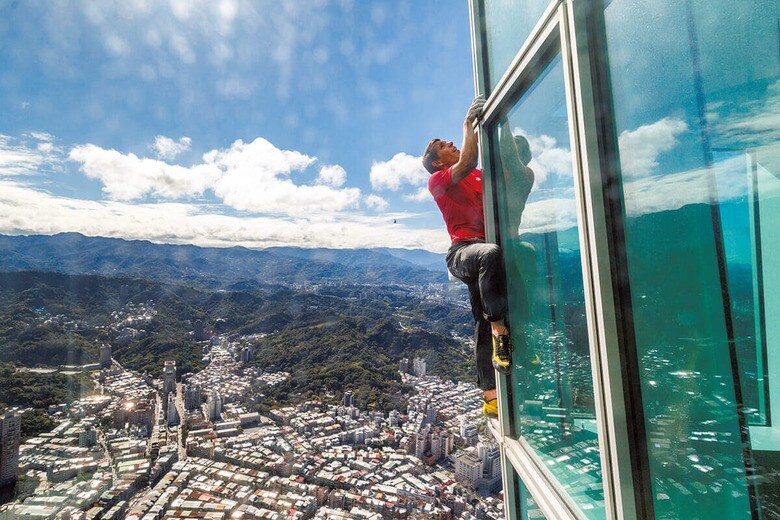 オノルドの台北101クライミングは大きな注目と議論の的に　CHONG KOK-YEW/NETFLIX