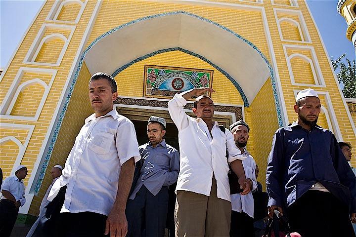 出頭すれば処罰を逃れられるかもしれない、と当局は言うが　Nir Elias-REUTERS