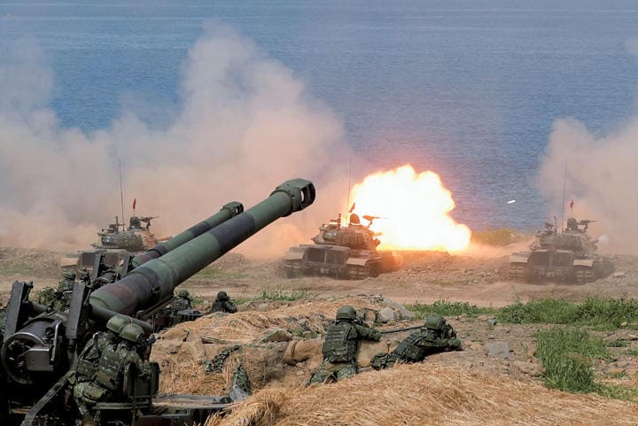 中国の侵攻を想定した台湾の軍事演習（2019年5月、屏東県）　TYRONE SIU-REUTERS
