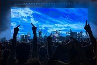 【動画】ザ・キラーズに浴びせられる大ブーイング...バンドは挨拶もなくステージを去った