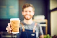 「コーヒーには、発がん性のある化学物質が含まれています」という表示が義務づけ？