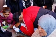 イスラエルがガザ空爆、3人死亡　カイロでの協議中に